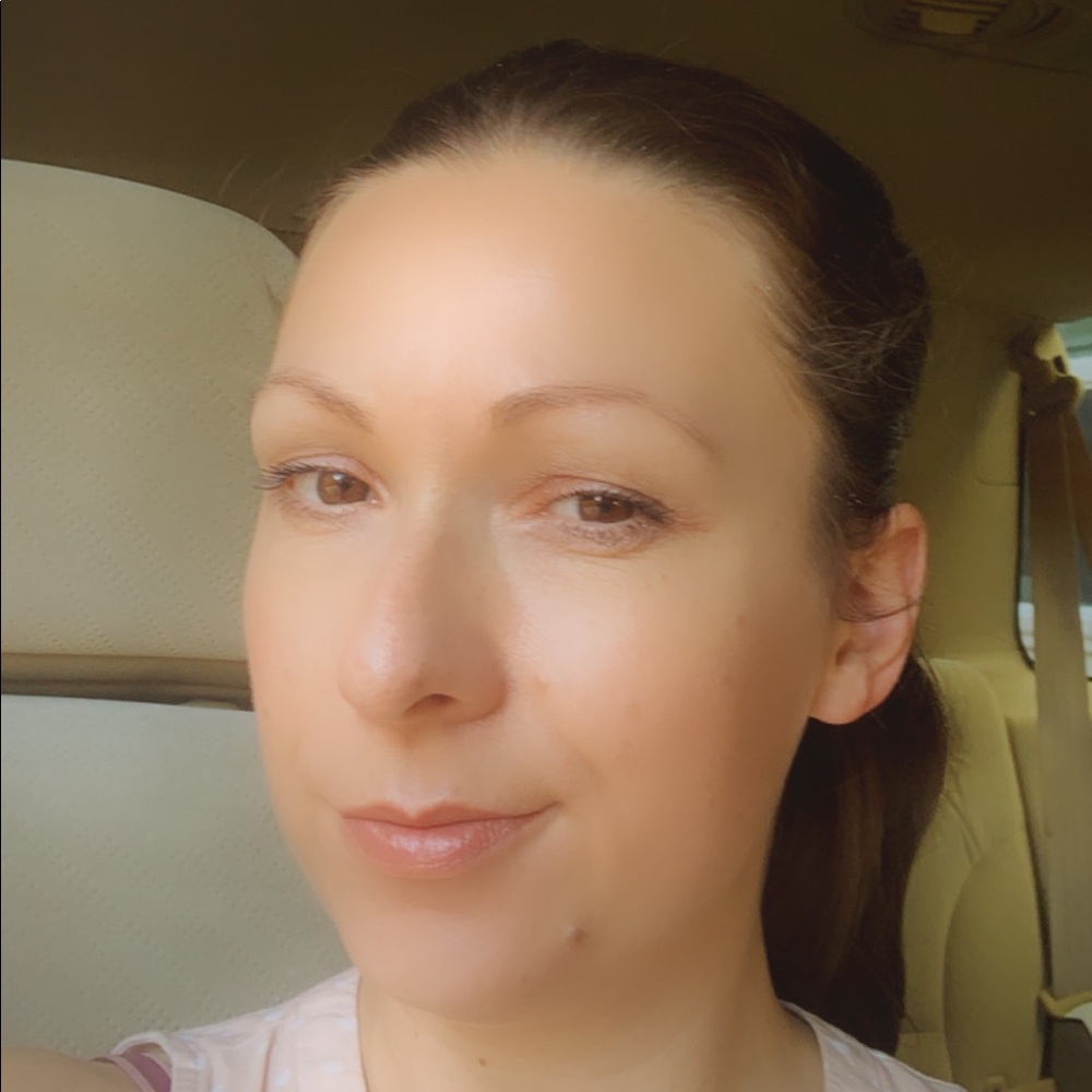 Meet your Posher, Becca